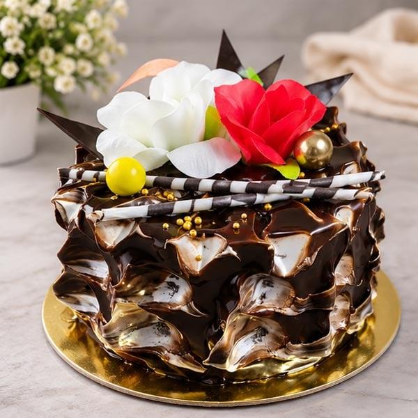 Premium Butterscotch Cake - Chocolate & Floral Delight - 500 gm - Eggless | Creamingo