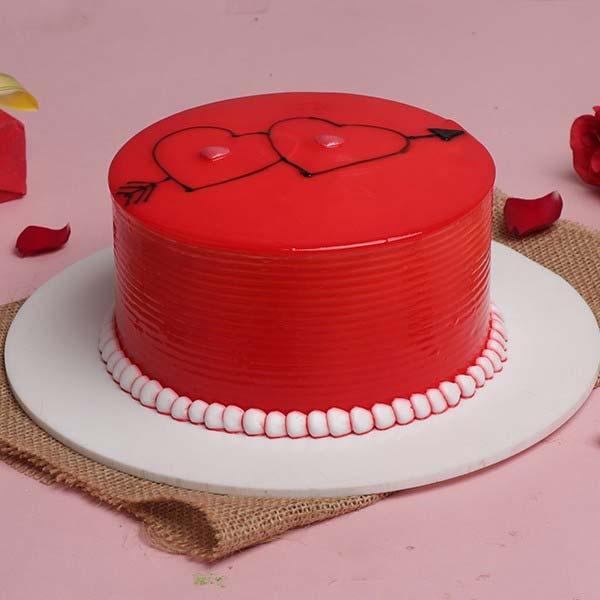 In Love Strawberry Dream Delight Cake