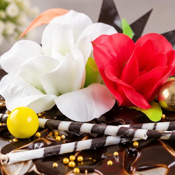 Premium Butterscotch Cake - Chocolate & Floral Delight 4