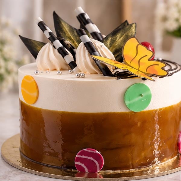 Premium Butterscotch Crunch Cake 3