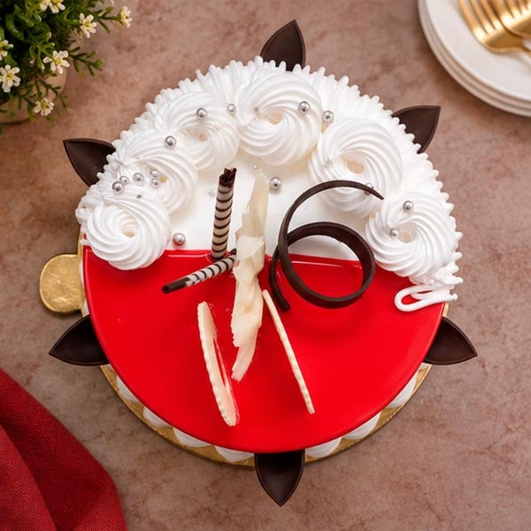 White Forest Cake with White Chocolate & Cherry 2