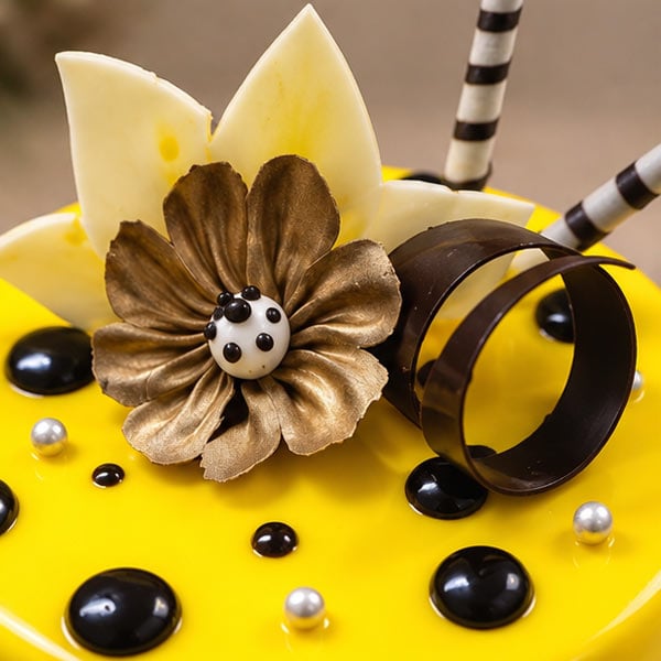Juicy Pineapple - Fresh & Creamy Celebration Cake 4
