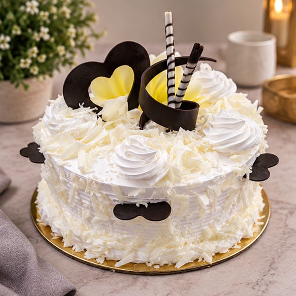 White Forest Cake - Classic White Chocolate & fresh Cream Cake 3